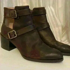 Leather booties. In excellent condition!